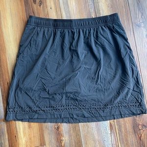 Toad & Co black skort size M